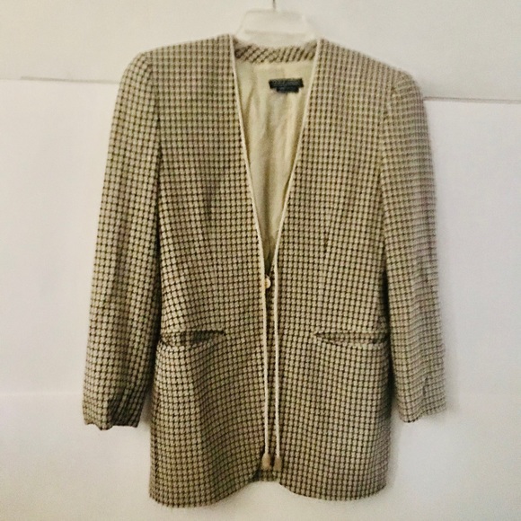 Armani Jacket Lined Size 4 made in Italy 1 Owner - Picture 2 of 16